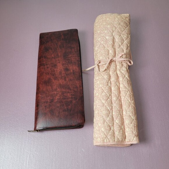 Lovingly Used Knitting Needles Set In Vinyl & Cloth Cases - Picture 9 of 9